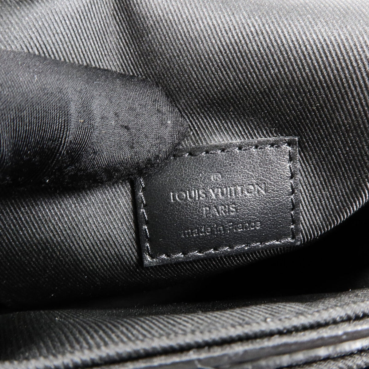 Louis Vuitton S-Lock Vertical · Monogram