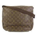 Louis Vuitton Beaubourg MM · Monogram