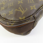 Louis Vuitton Beaubourg MM · Monogram