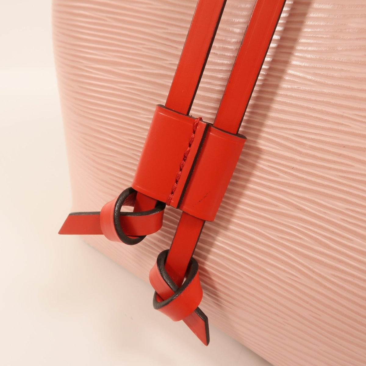 Louis Vuitton Neo Noe BB · Epi Leather