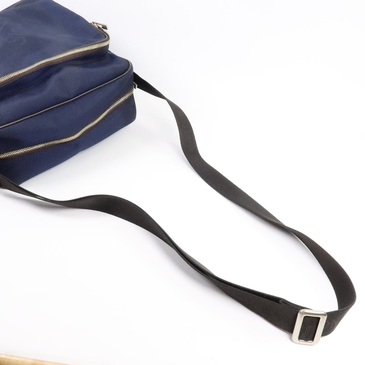 Louis Vuitton · Damier Geant