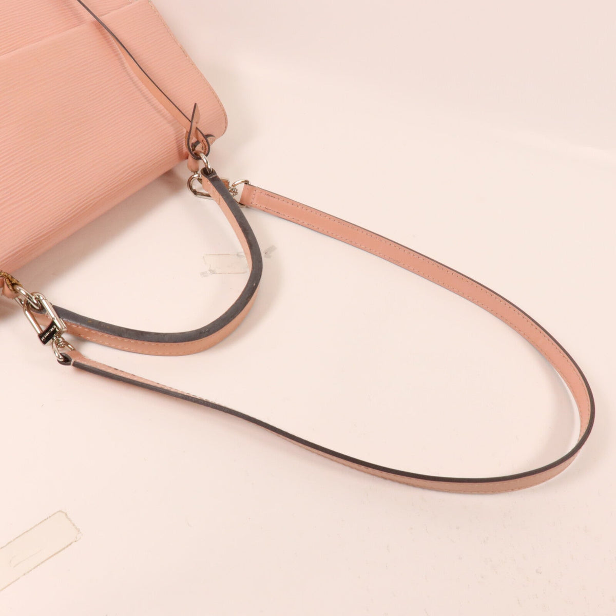 Louis Vuitton Cluny MM · Epi Leather