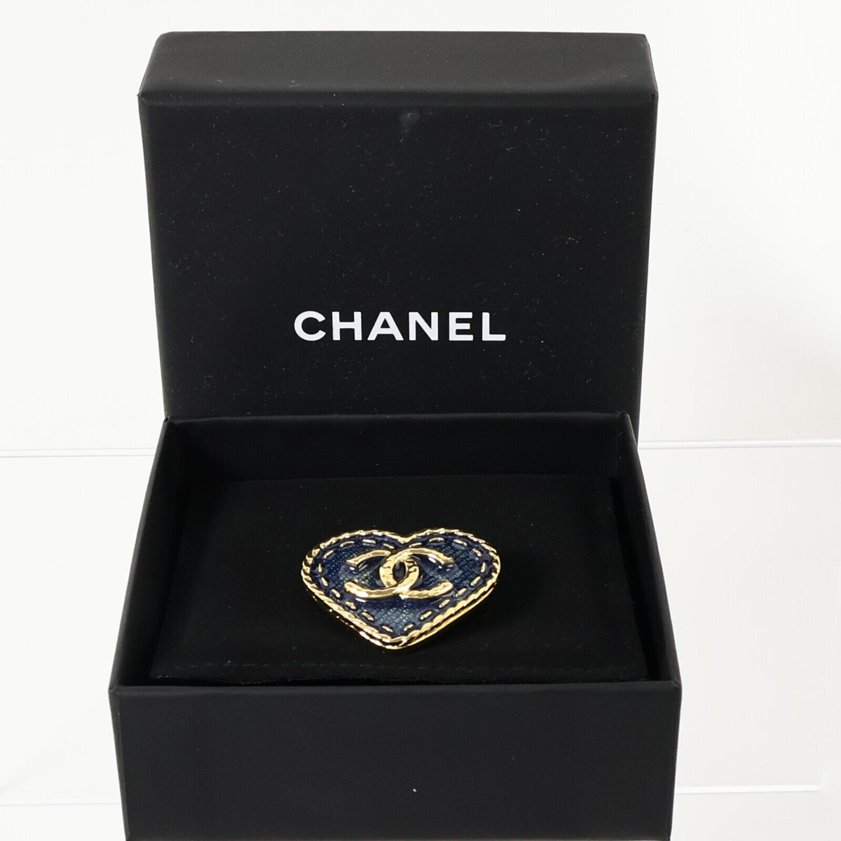 Chanel CC Brooch · Enamel · GHW