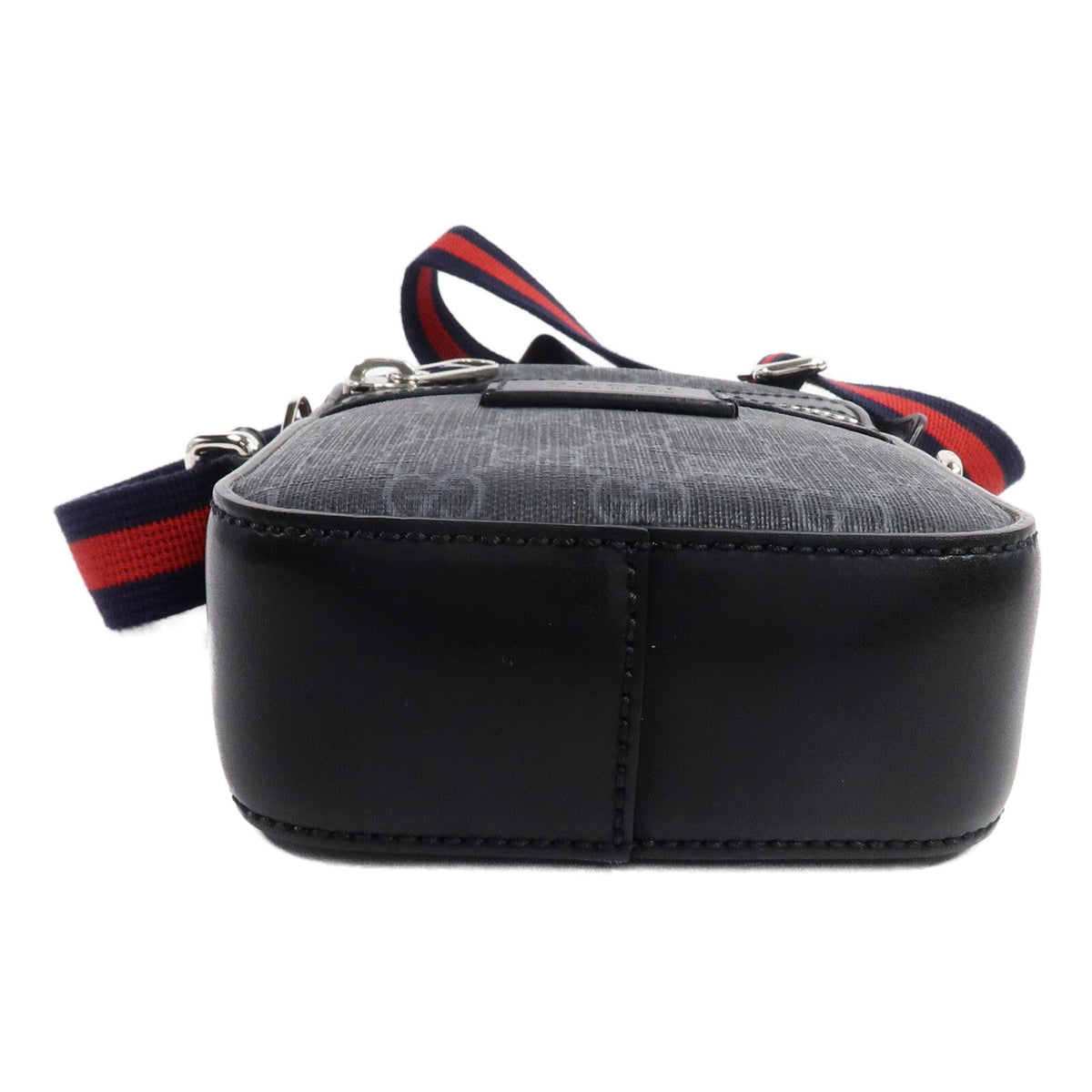 Gucci GG Supreme Messenger · Canvas