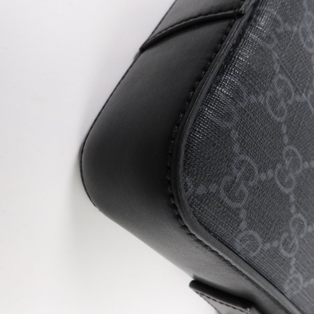 Gucci GG Supreme Messenger · Canvas