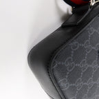 Gucci GG Supreme Messenger · Canvas