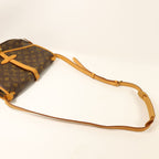 Louis Vuitton Saumur 30 · Monogram