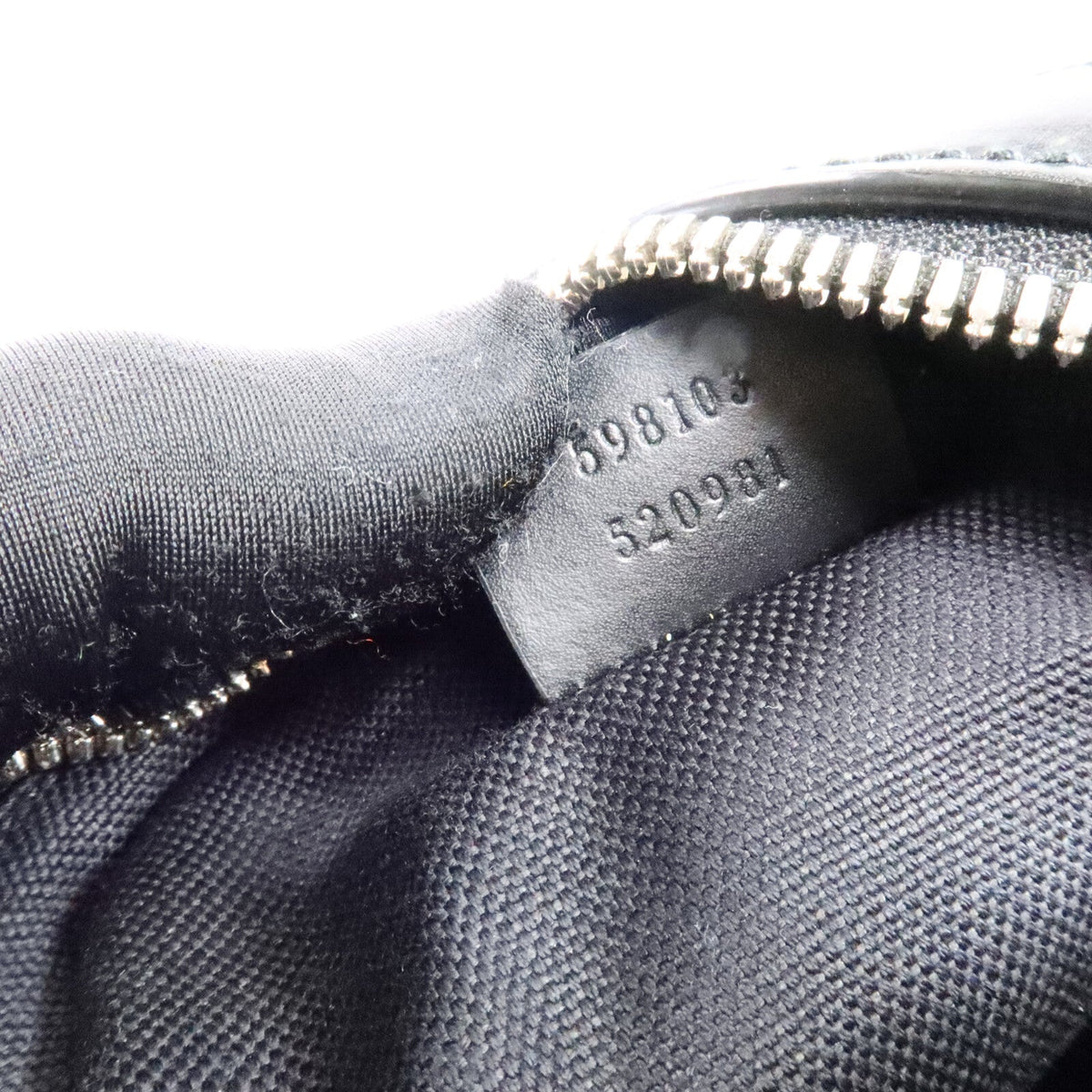 Gucci GG Supreme Messenger · Canvas