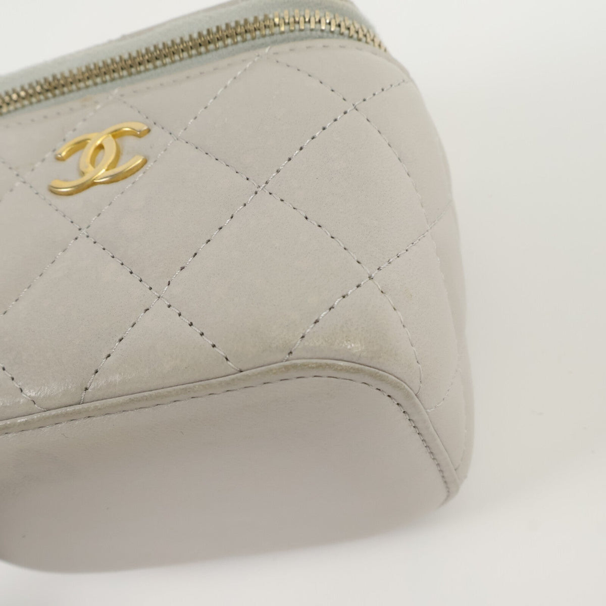Chanel Vanity · Lambskin · Chain Shoulder