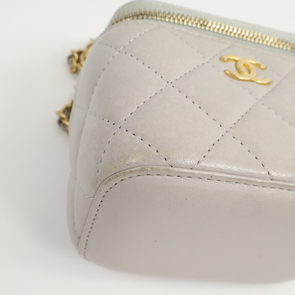 Chanel Vanity · Lambskin · Chain Shoulder