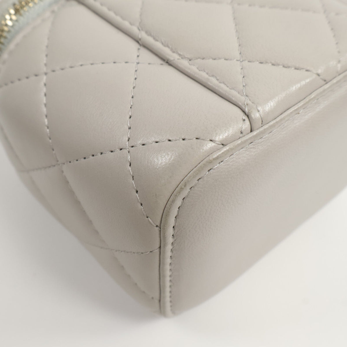 Chanel Vanity · Lambskin · Chain Shoulder