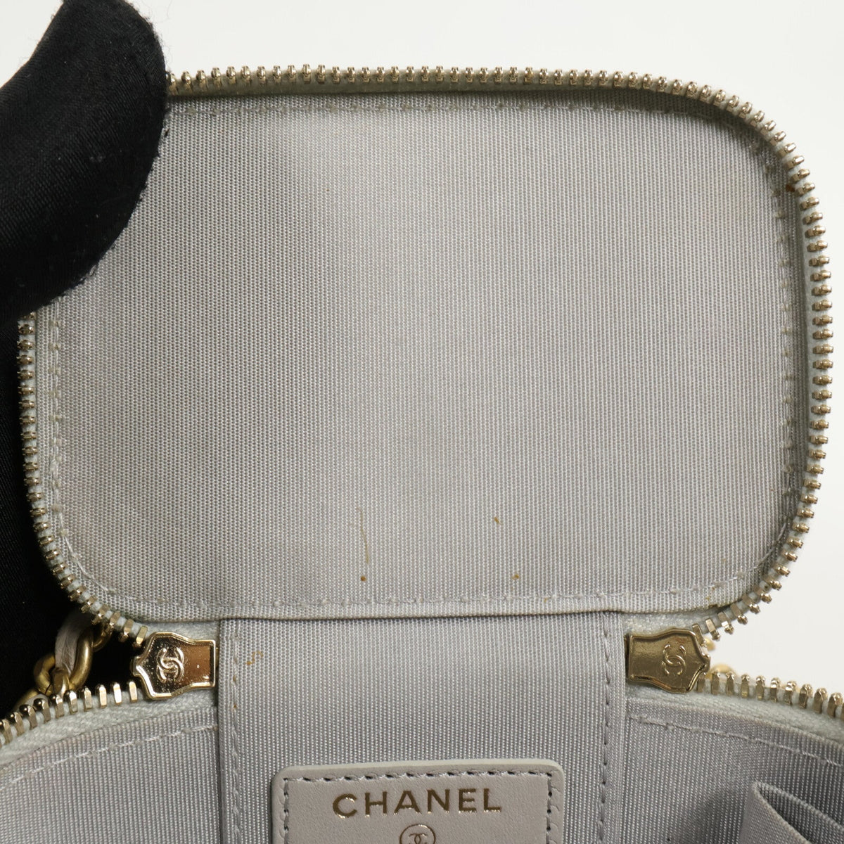 Chanel Vanity · Lambskin · Chain Shoulder