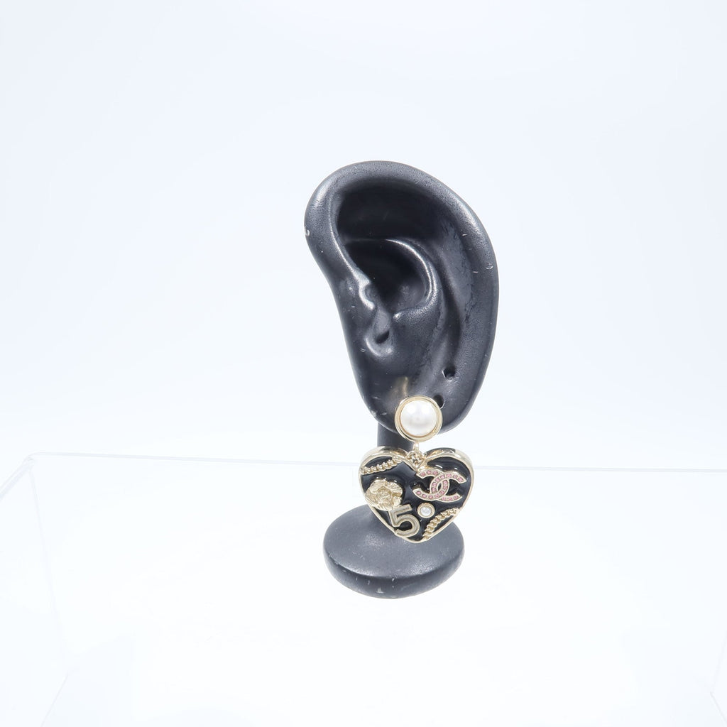 CHANEL CC Earrings · Metal