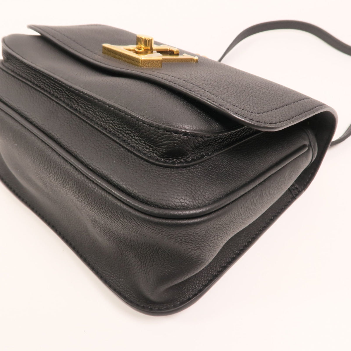 Louis Vuitton Lock Me Chain · Calfskin