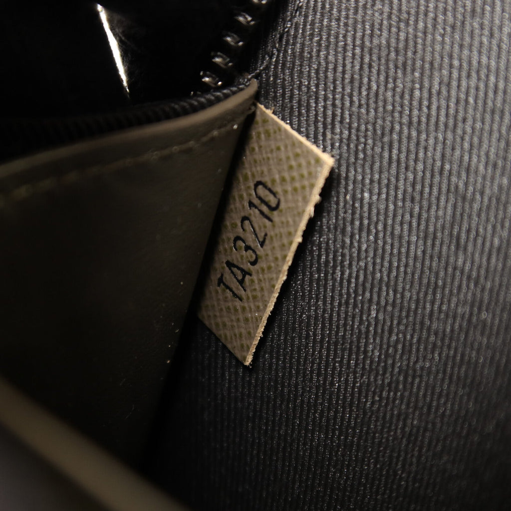 Louis Vuitton Phone Box · Taïgarama