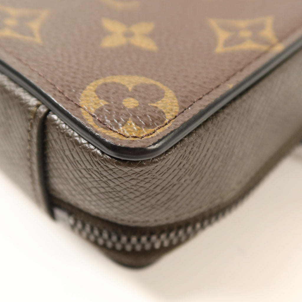 Louis Vuitton Phone Box · Taïgarama