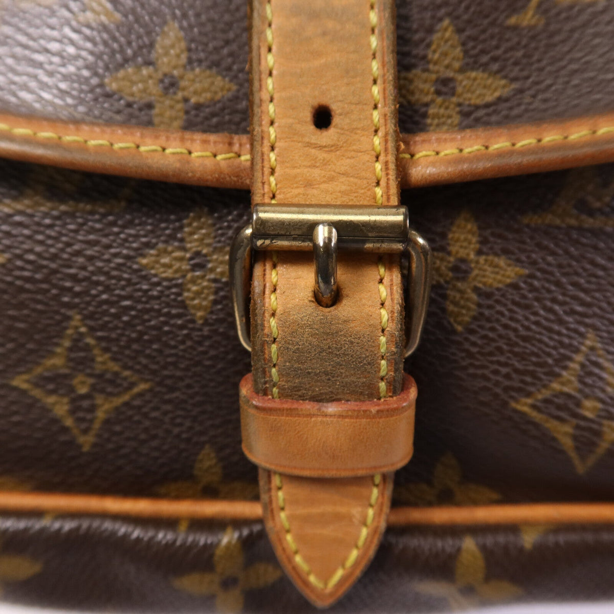 Louis Vuitton Saumur 30 · Monogram