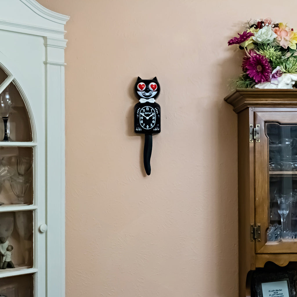 Heart Eyes Edition - Black Kit-Cat Klock