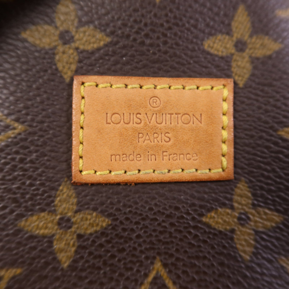 Louis Vuitton Saumur 30 · Monogram