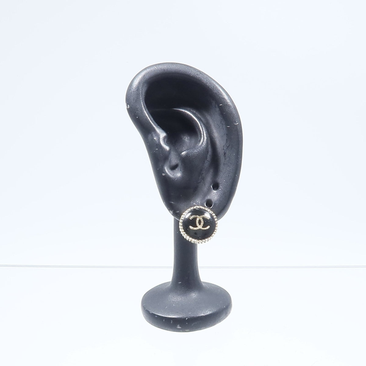 CHANEL CC Earrings · Metal