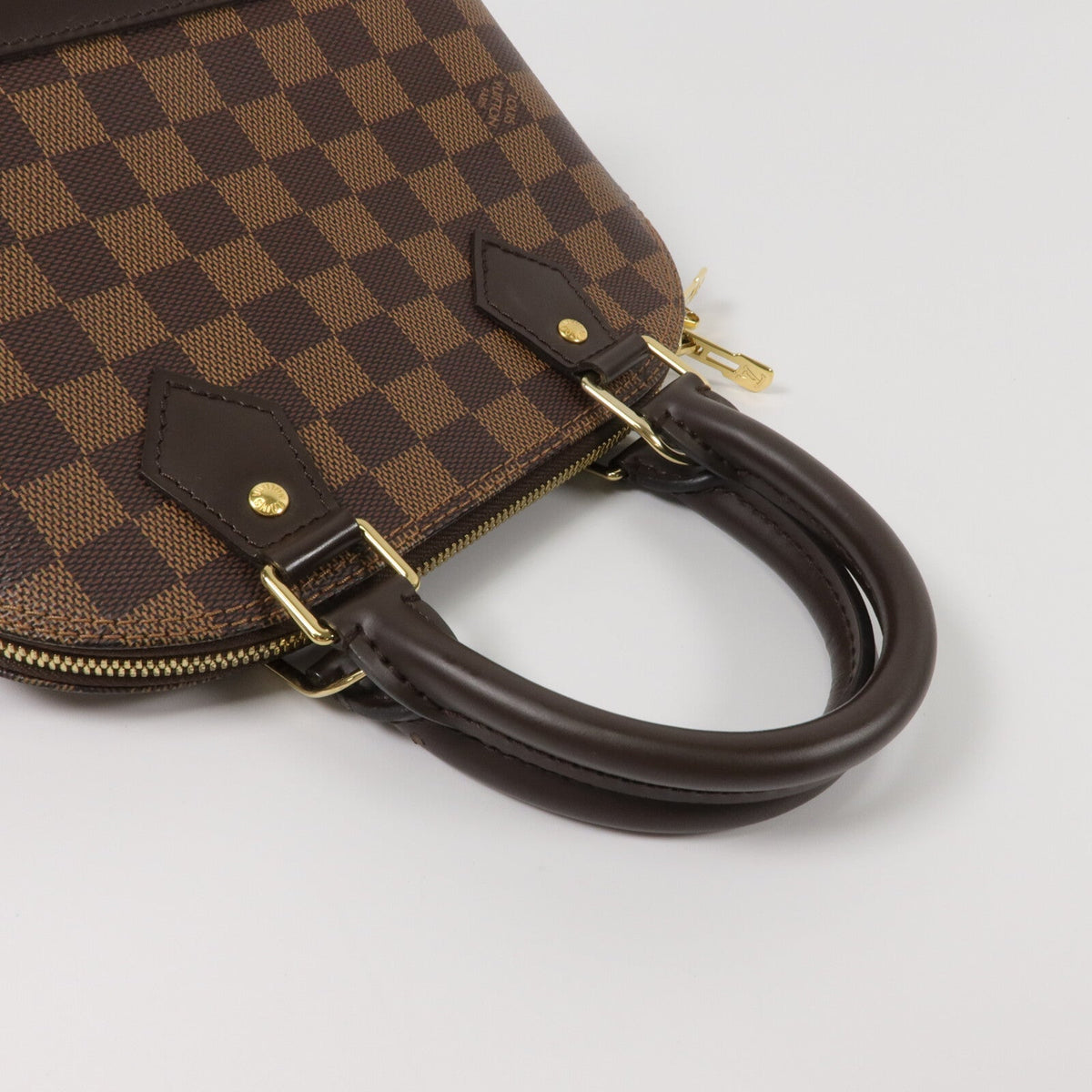 LOUIS VUITTON Alma BB · Damier