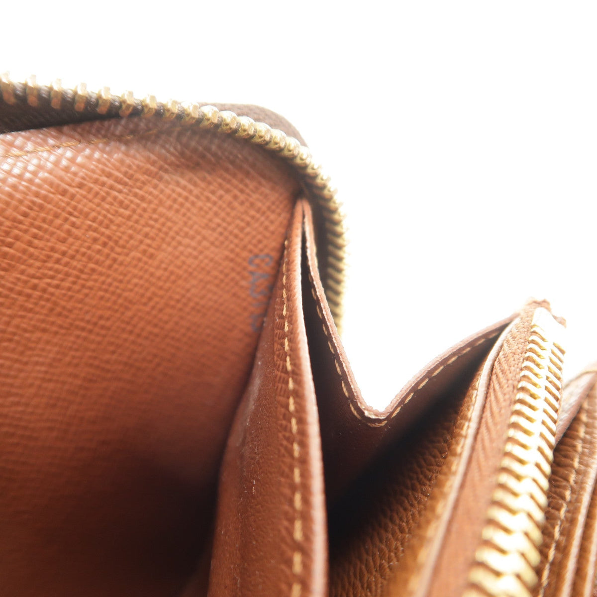Louis Vuitton Zippy · Monogram