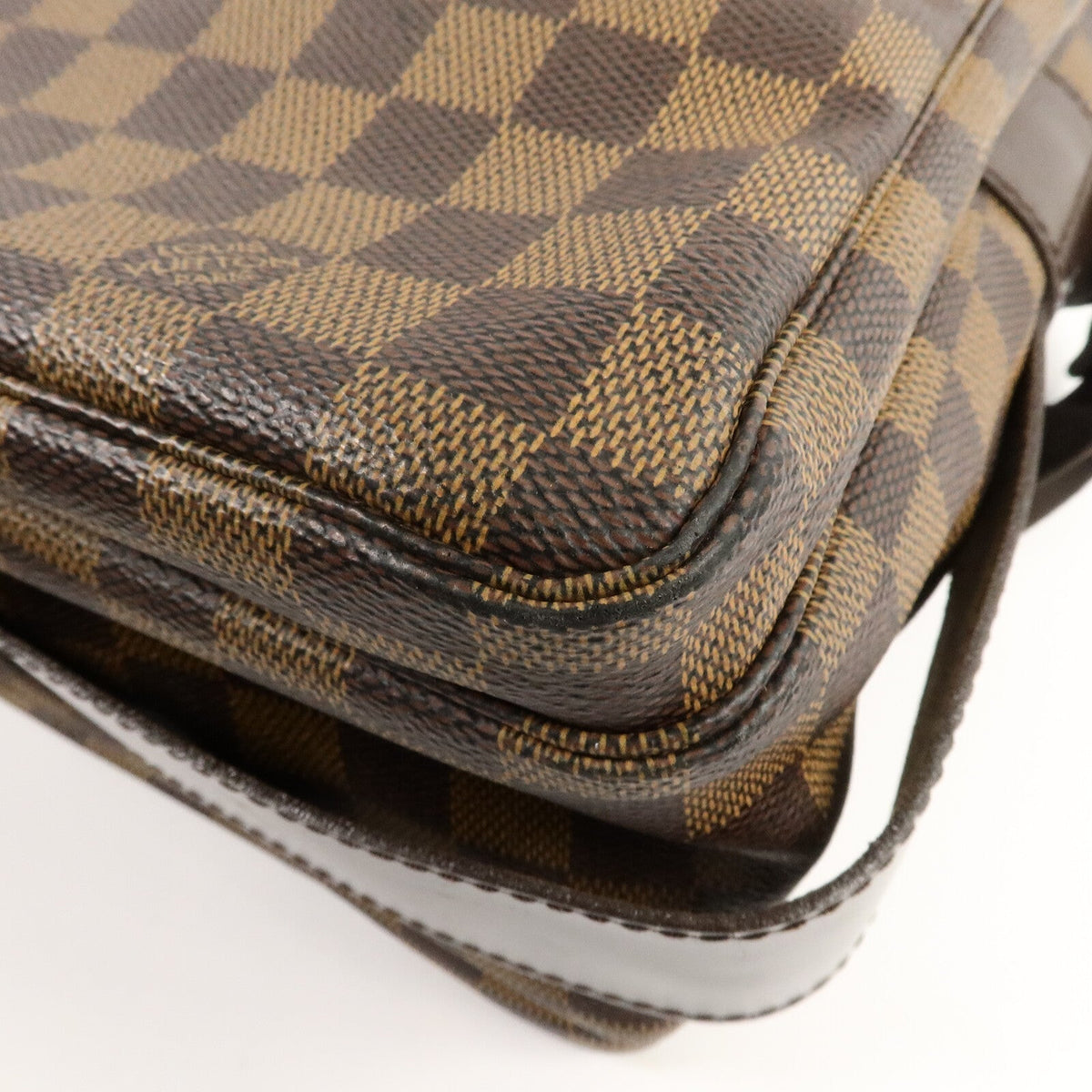 Louis Vuitton Naviglio · Damier Canvas