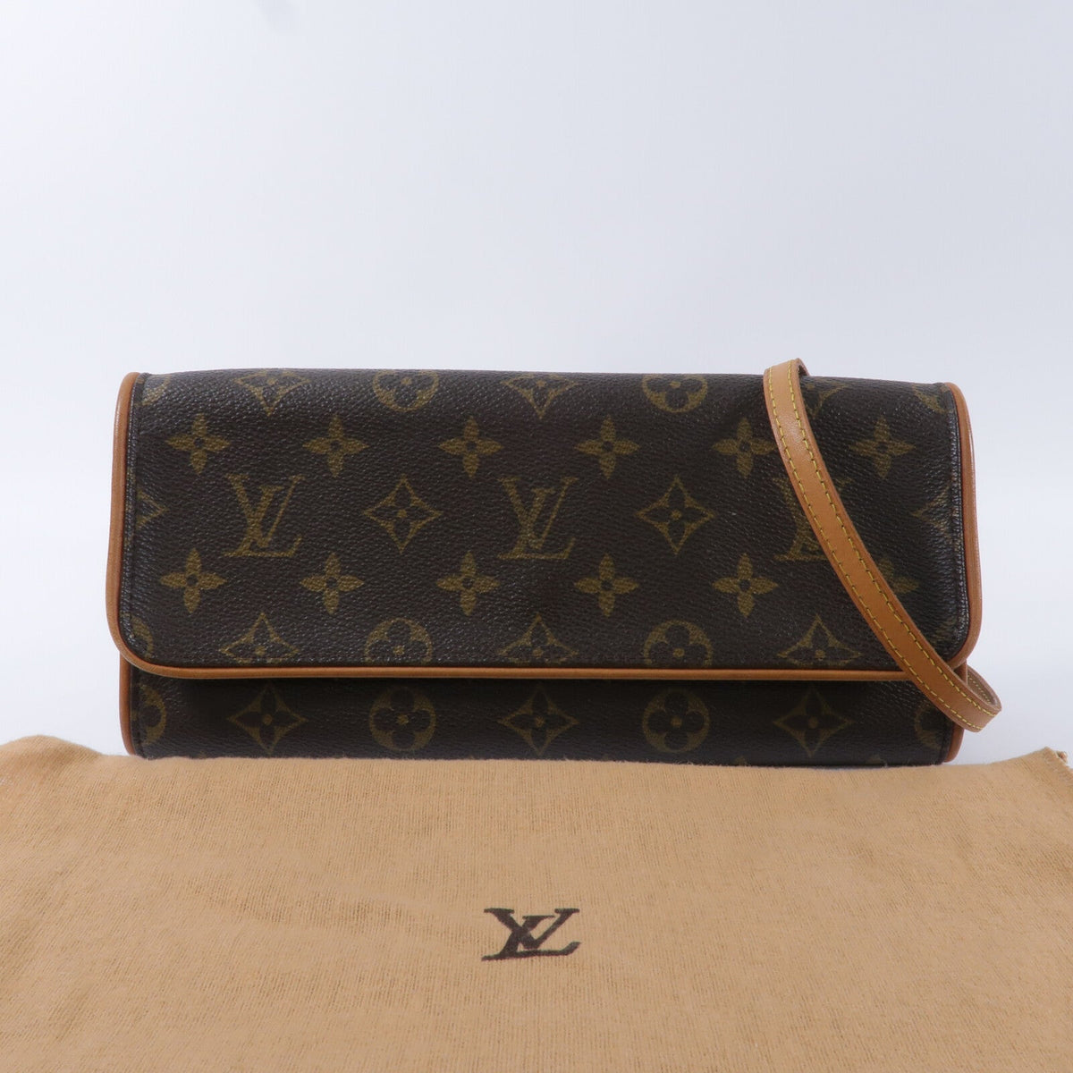 Louis Vuitton Pochette Twin GM · Monogram