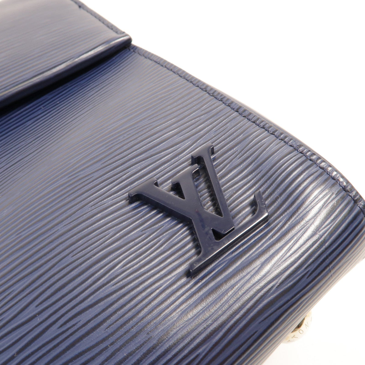 Louis Vuitton Cluny MM · Epi Leather