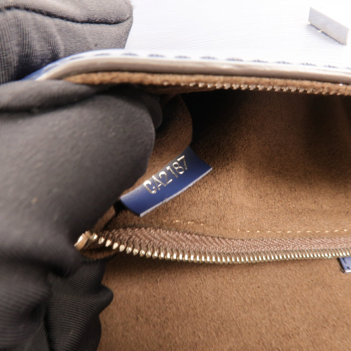 Louis Vuitton Cluny MM · Epi Leather