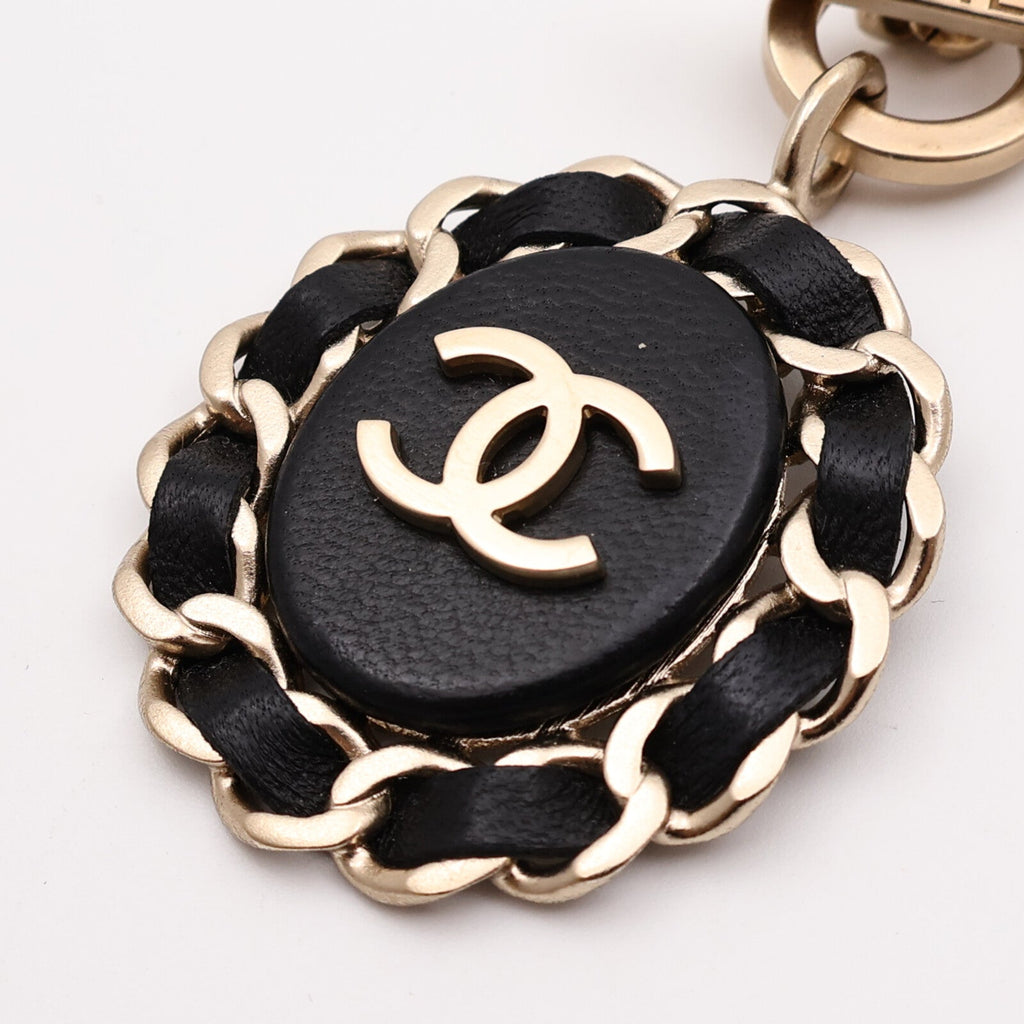 CHANEL CC Necklace · Metal