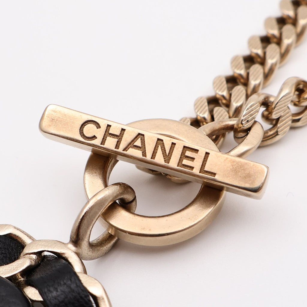 CHANEL CC Necklace · Metal