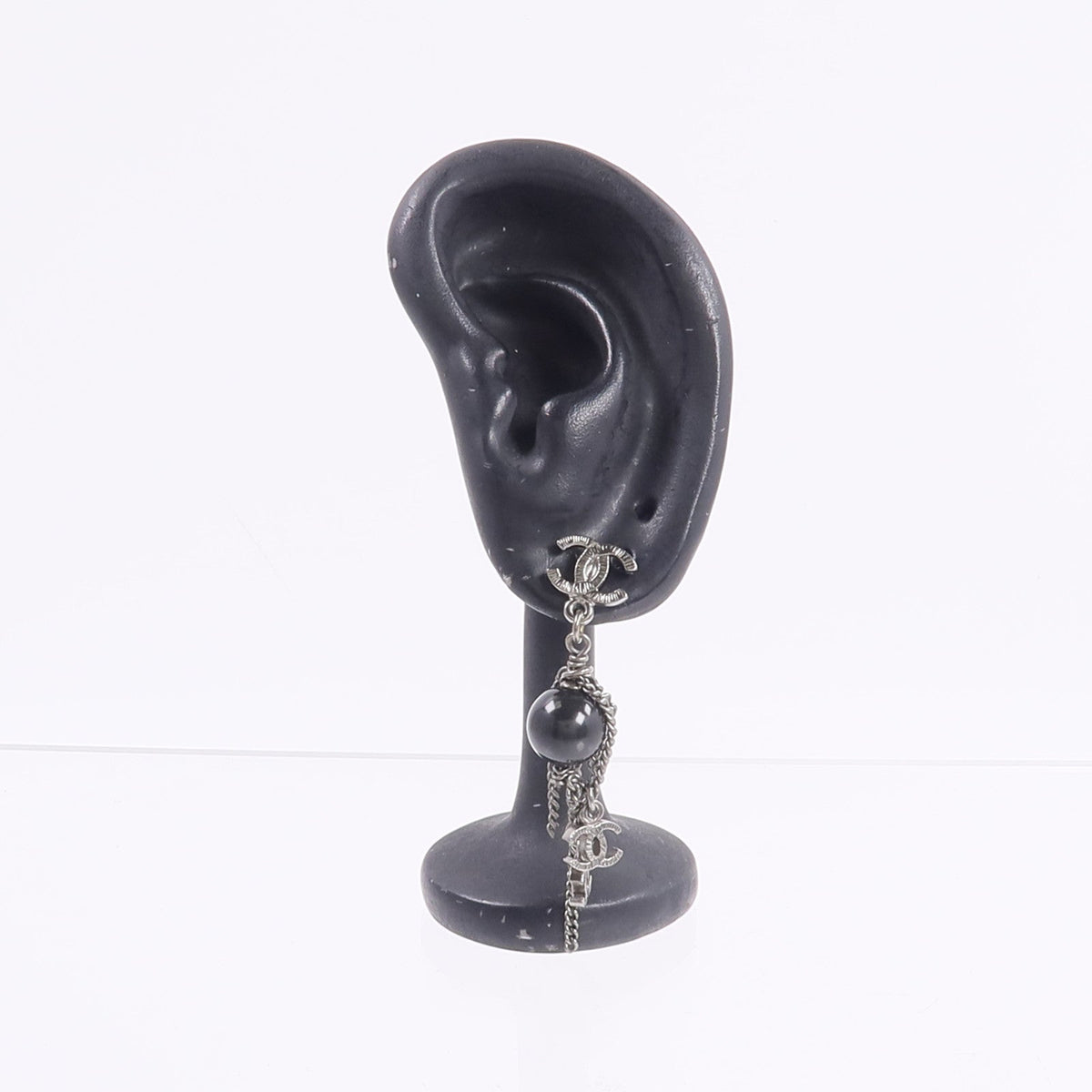 Chanel CC Earrings · Metal