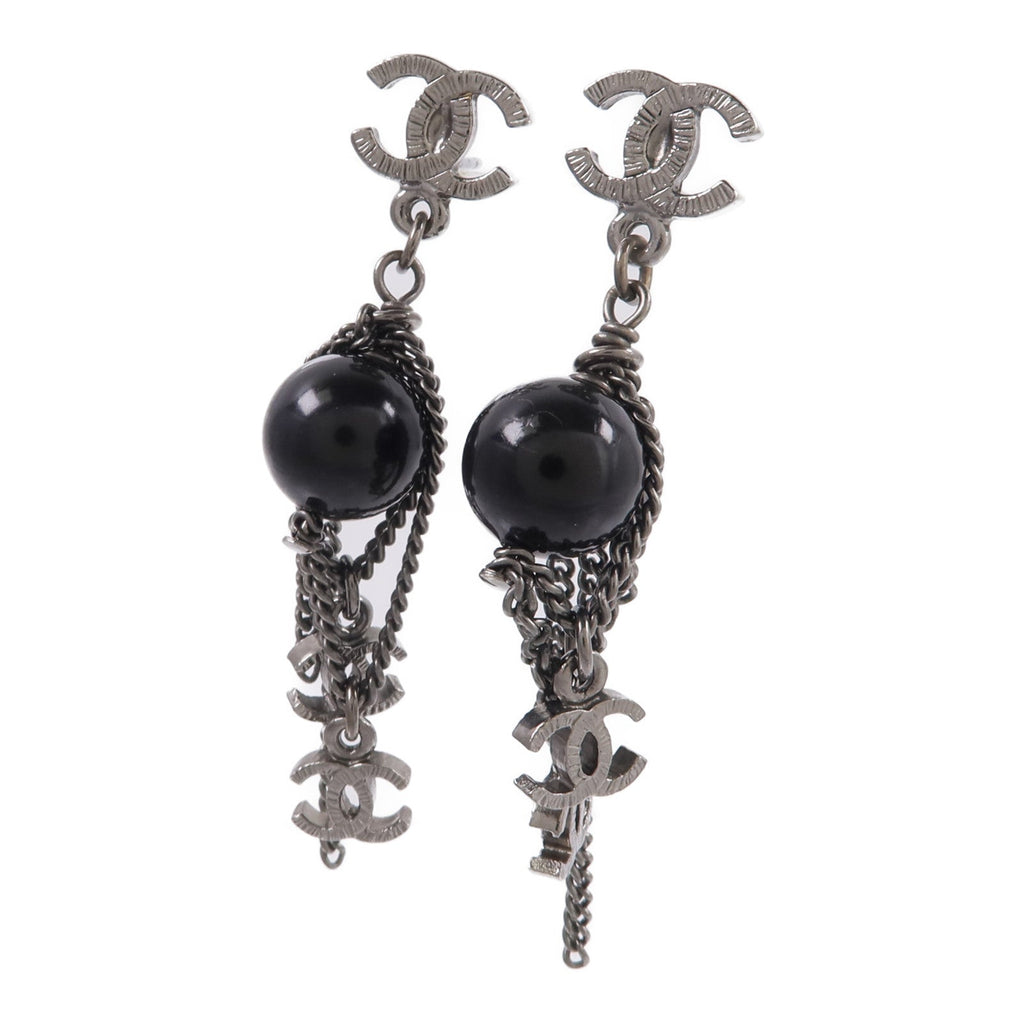 Chanel CC Earrings · Metal