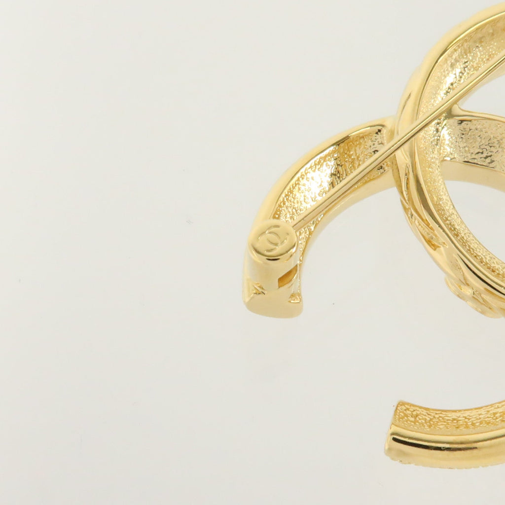 Chanel CC Brooch · Metal