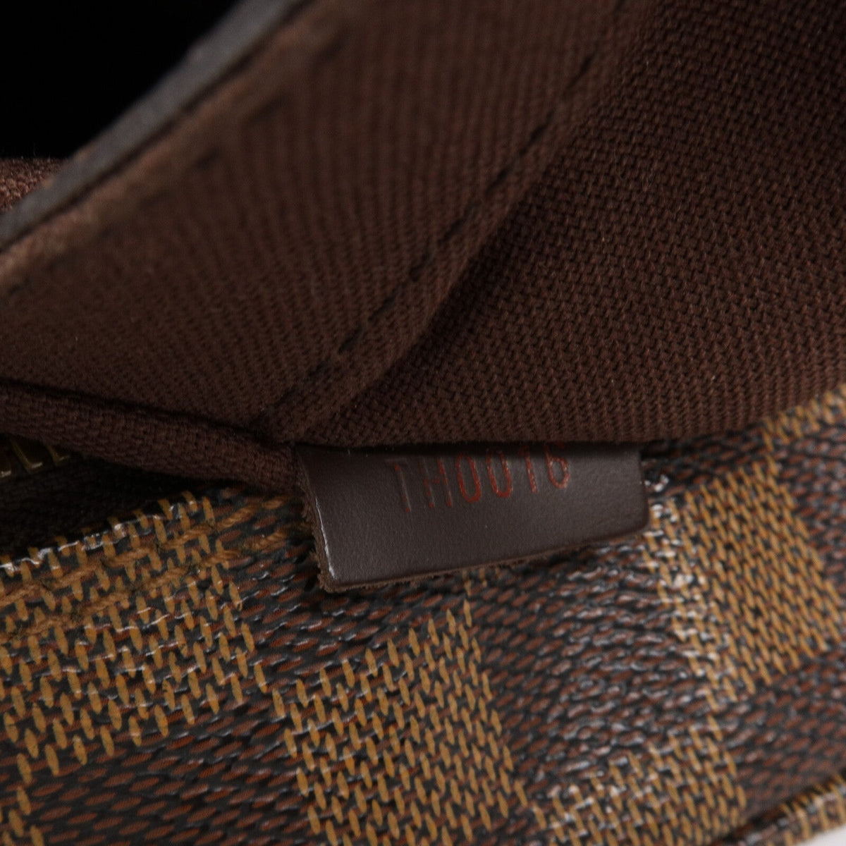Louis Vuitton Naviglio · Damier