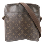 Louis Vuitton Trotteur Beaubourg · Monogram