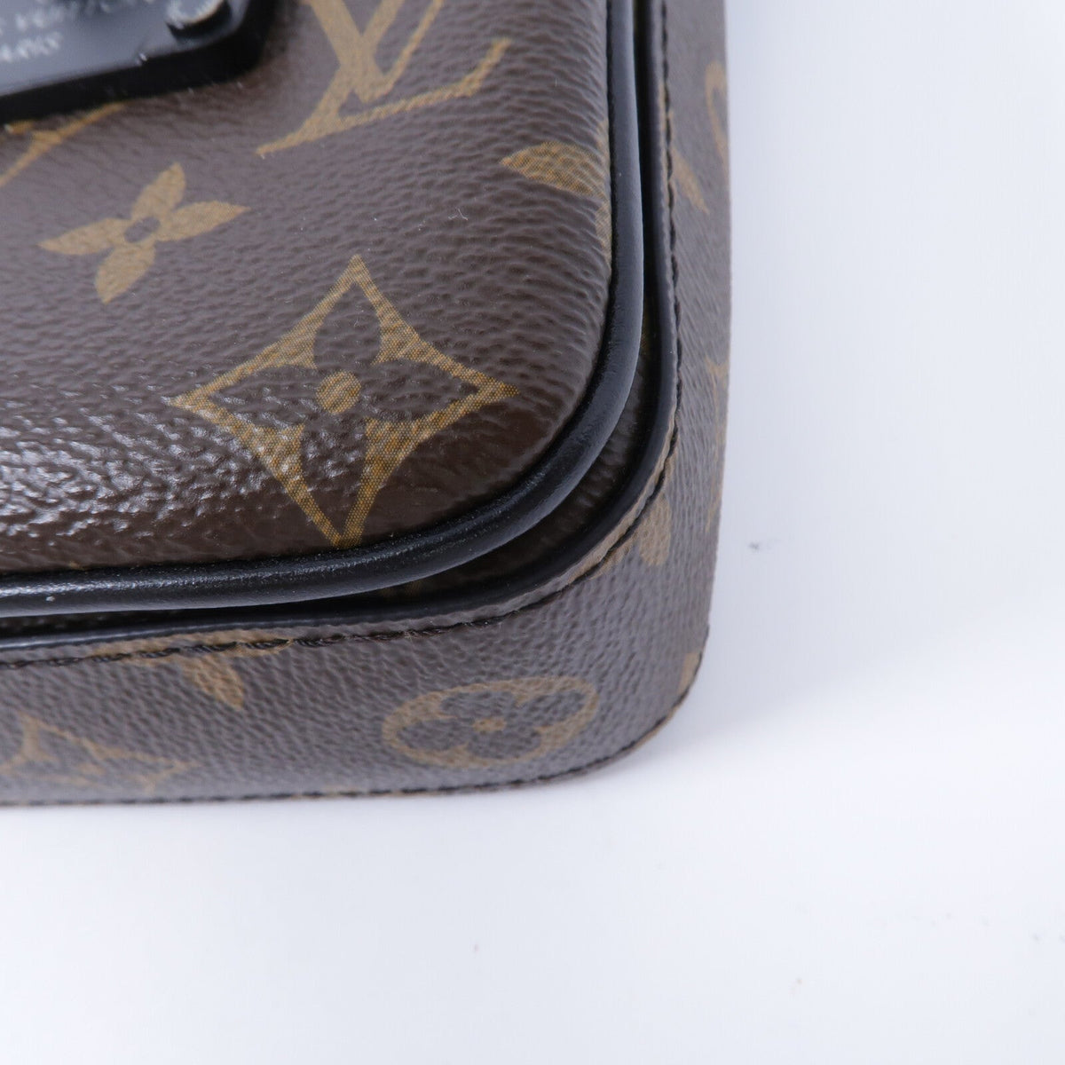 Louis Vuitton S-Lock · Monogram Macassar