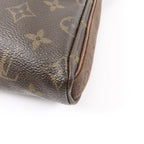 Louis Vuitton Trotteur Beaubourg · Monogram