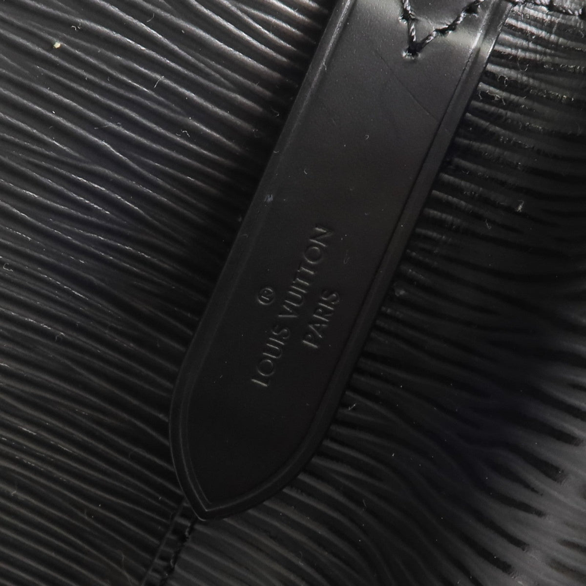 Louis Vuitton Neo Noé MM · Epi Leather