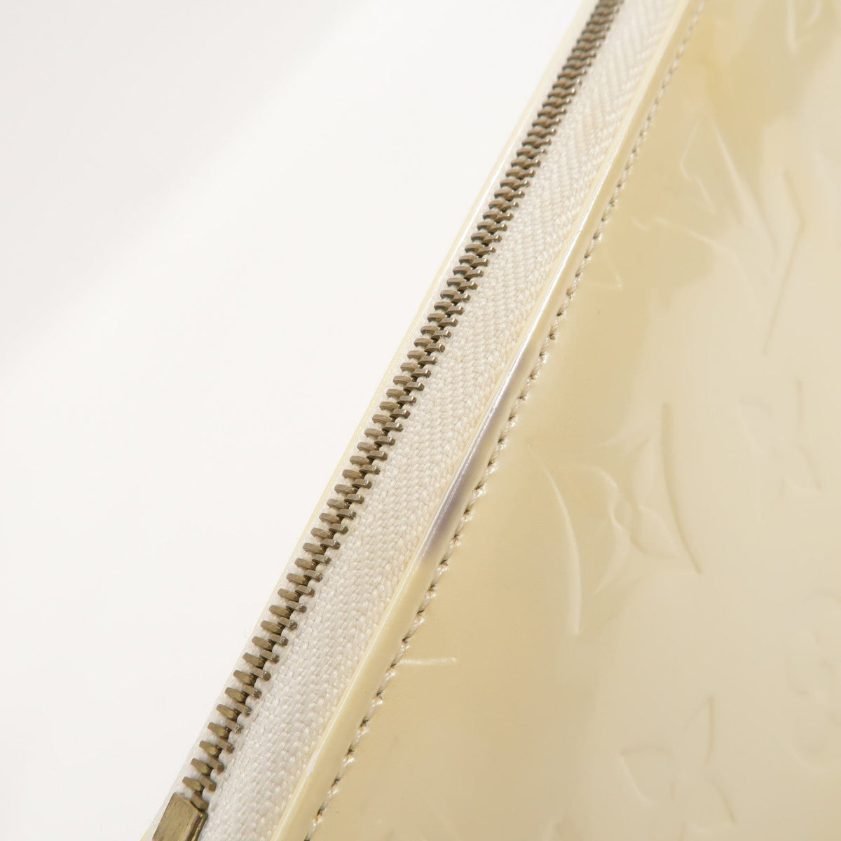 Louis Vuitton Pochette · Monogram Vernis