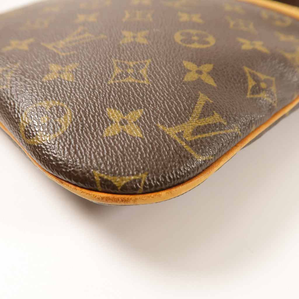 Louis Vuitton Pochette Bosphore · Monogram