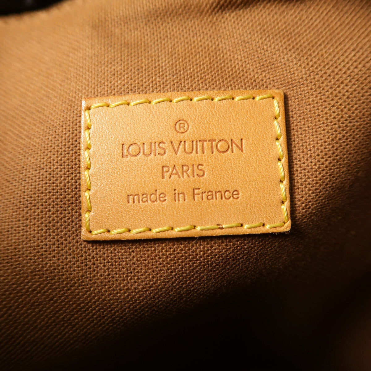 Louis Vuitton Pochette Bosphore · Monogram