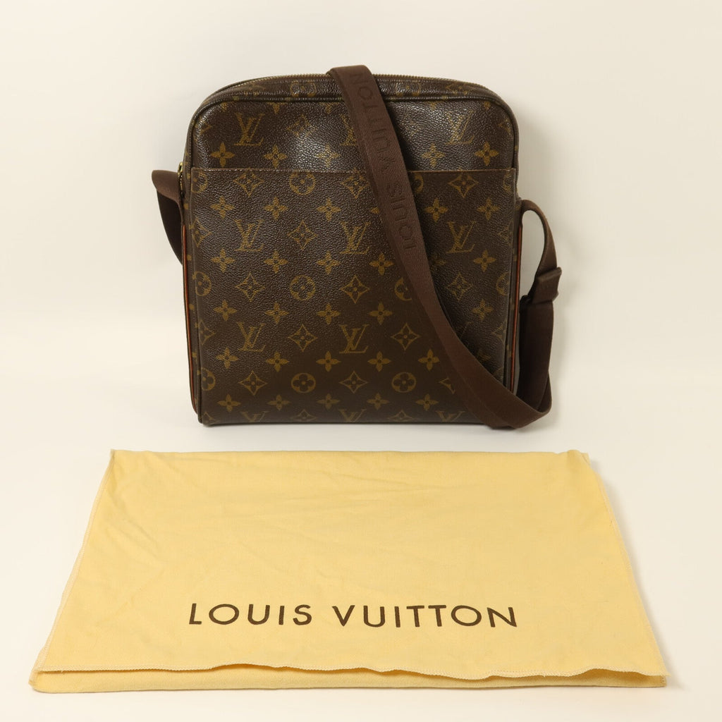 Louis Vuitton Trotteur Beaubourg · Monogram