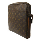Louis Vuitton Trotteur Beaubourg · Monogram