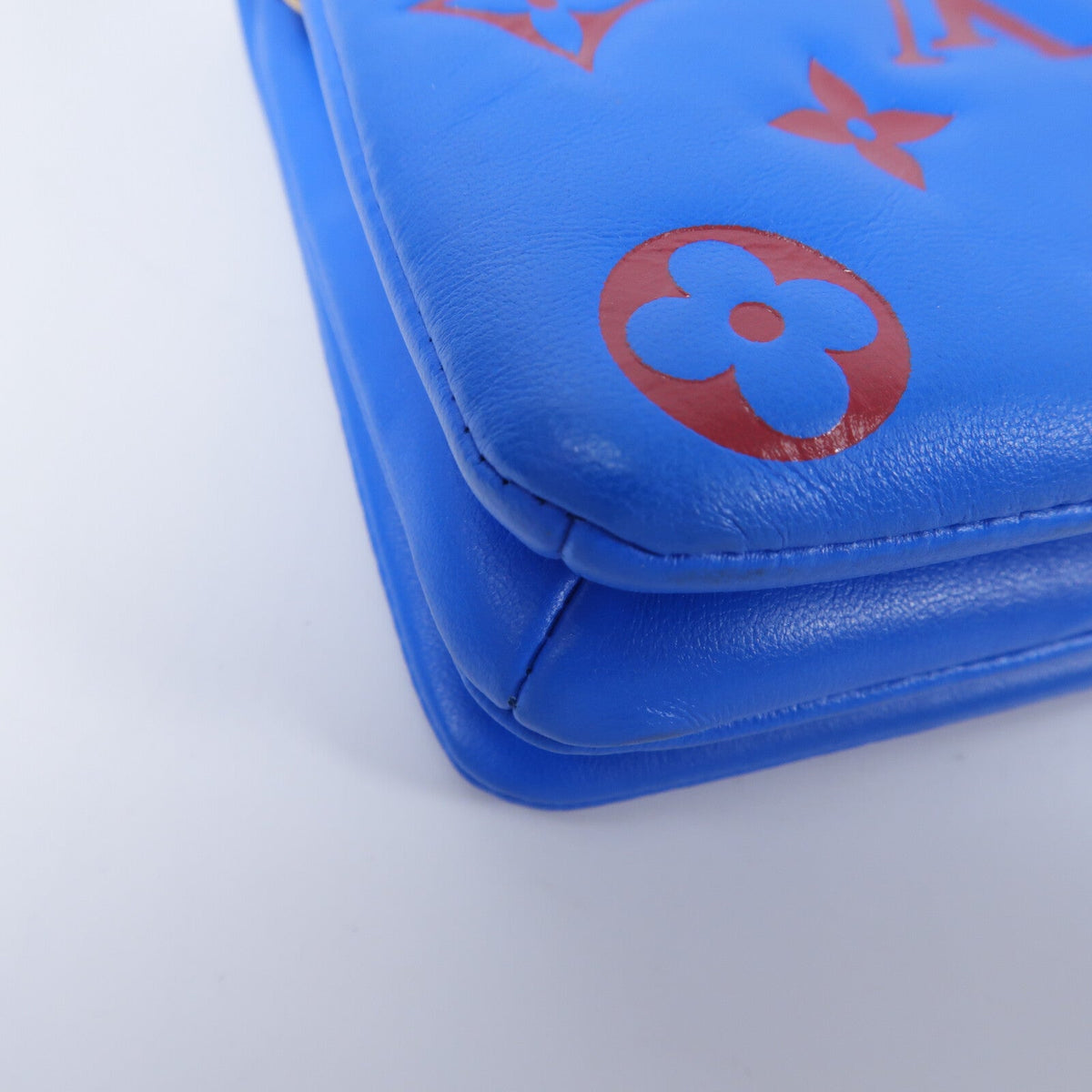Louis Vuitton Pochette Coussin · Lambskin