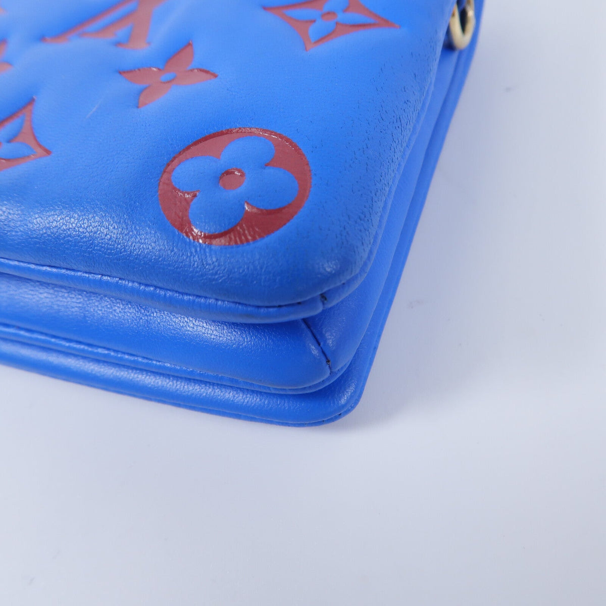 Louis Vuitton Pochette Coussin · Lambskin