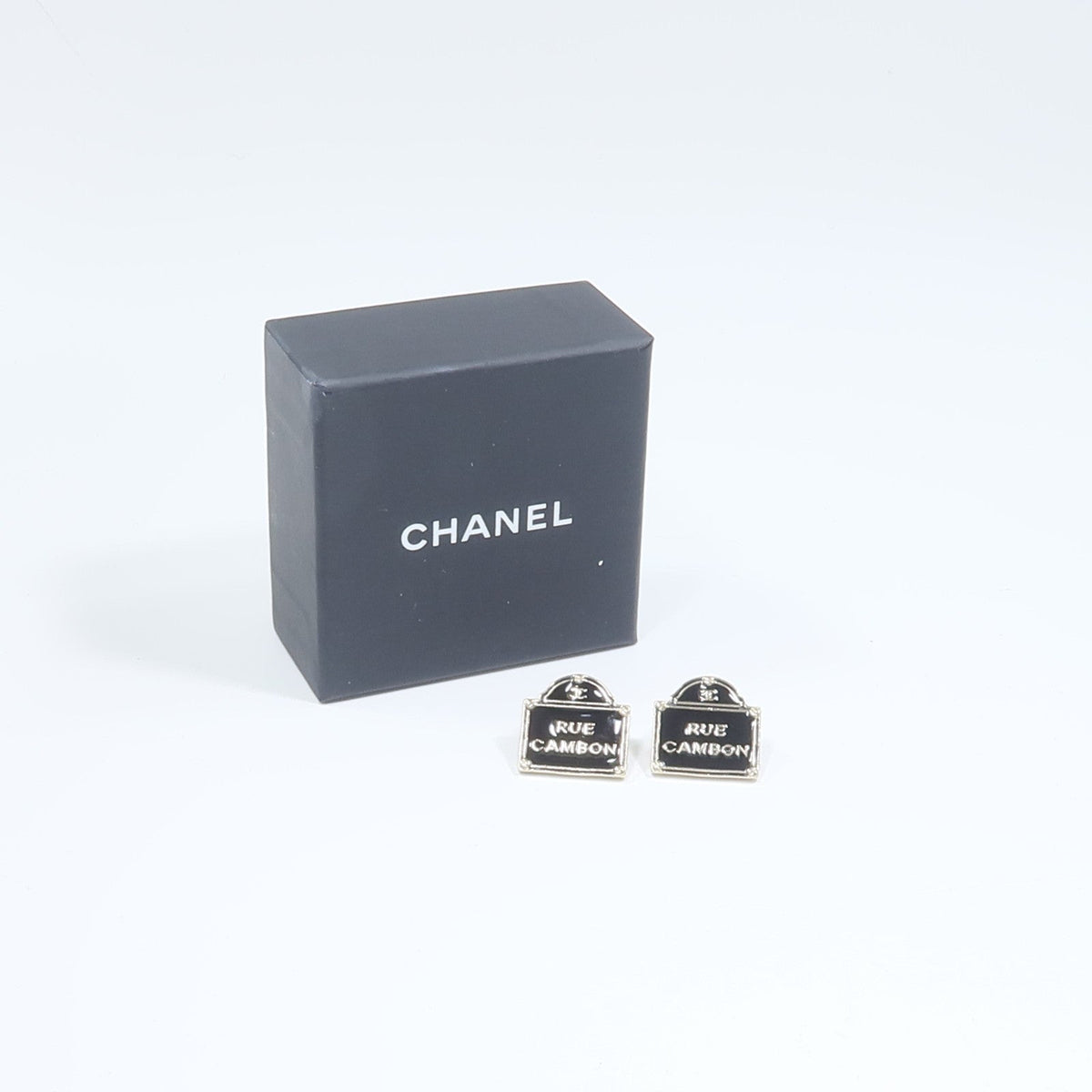 CHANEL CC Earrings · Metal