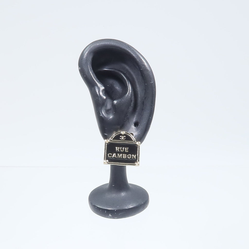 CHANEL CC Earrings · Metal