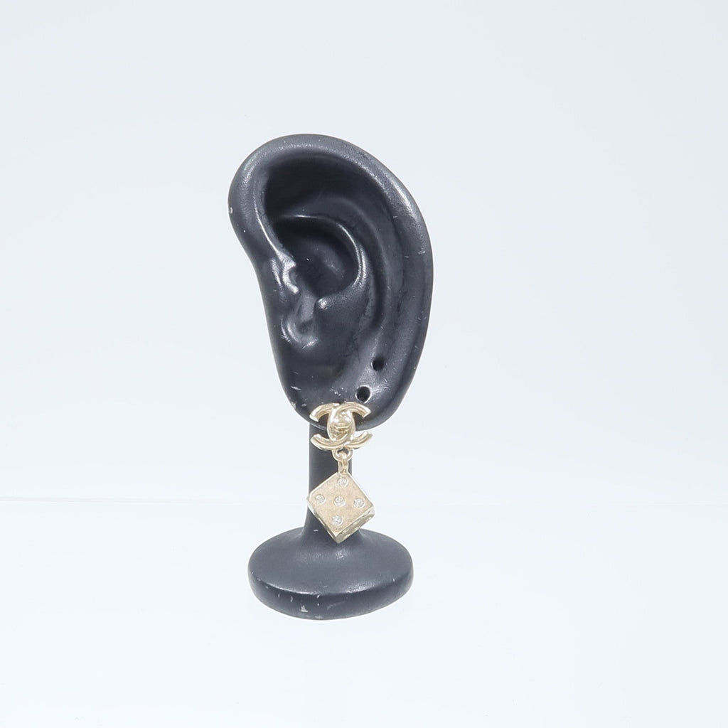 CHANEL CC Earrings · Metal